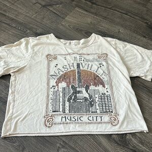 Altar’d State XS Nashville cropped tee